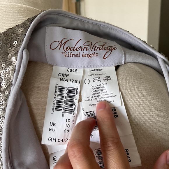 Alfred Angelo silver sequin crop top, Sz 10 - Picture 3 of 3